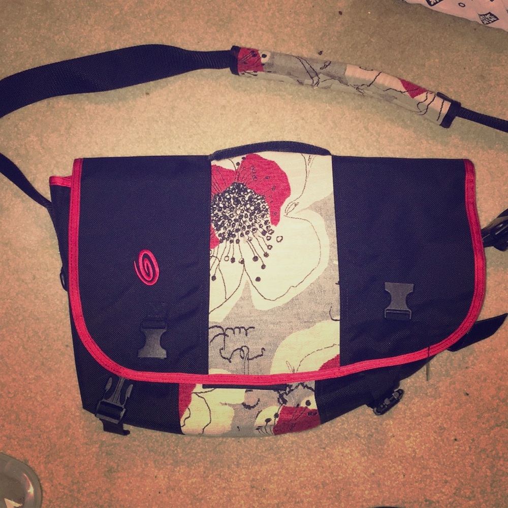 Timbuk 2 side messenger bag